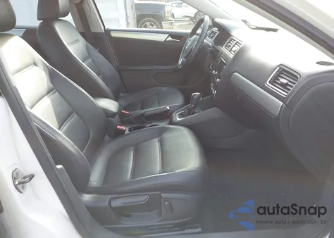 2013 Volkswagen Jetta Se z USA, uszkodzony, nr VIN 3VWDP7AJ8DM361876